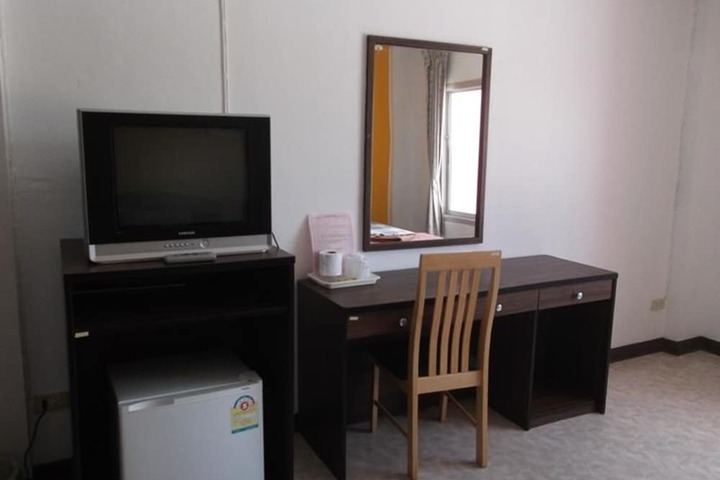 Room 8 of 24