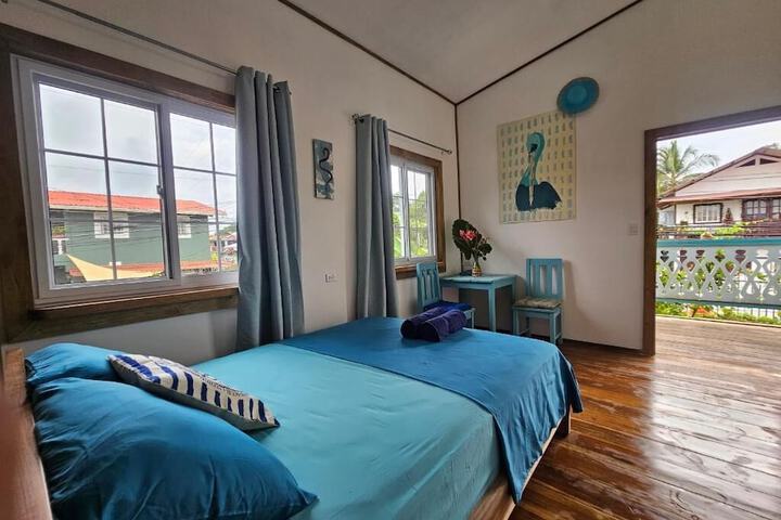Room 2 of 36