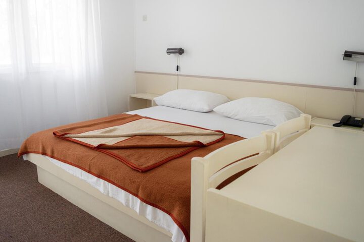 Room 5 of 44