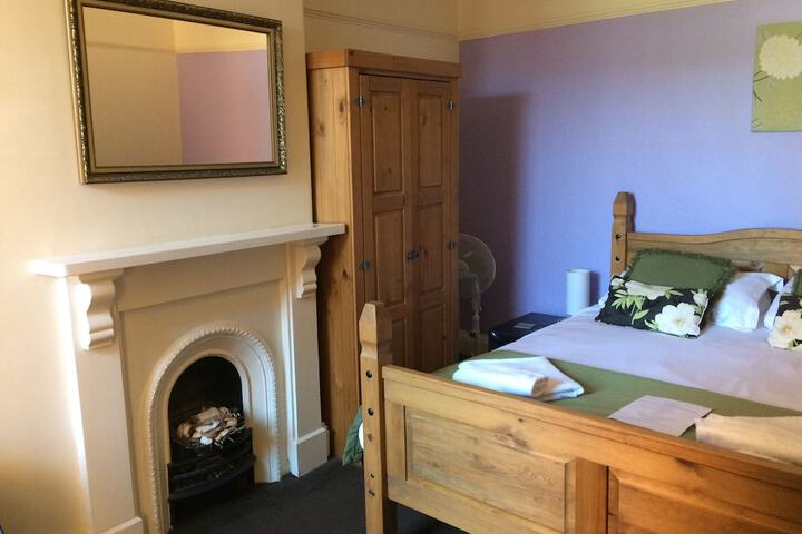 Room 15 of 35