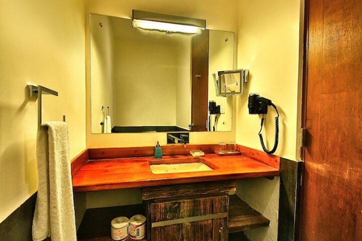 Room 56 of 100