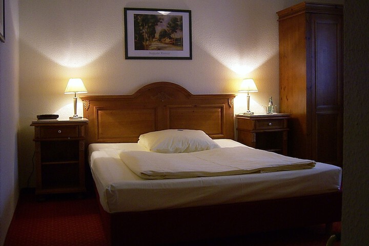 Room 9 of 49