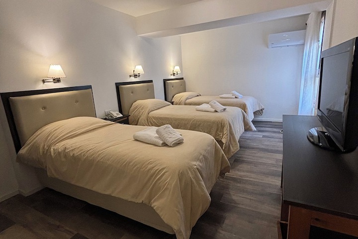 Room 16 of 50