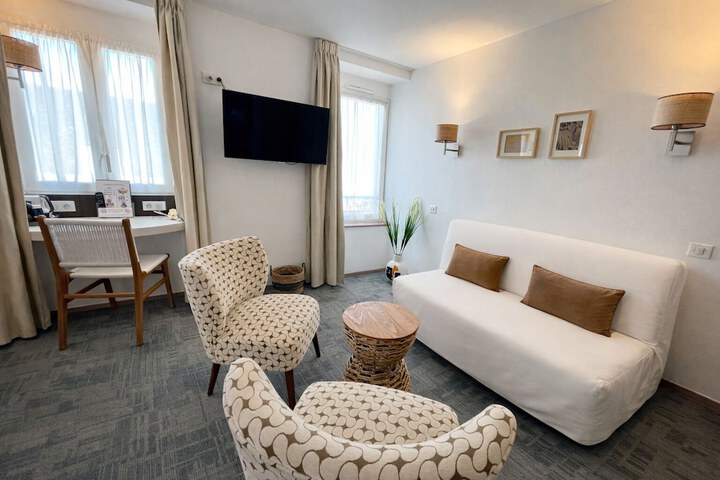 Room 34 of 53