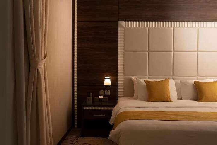 Room 16 of 64
