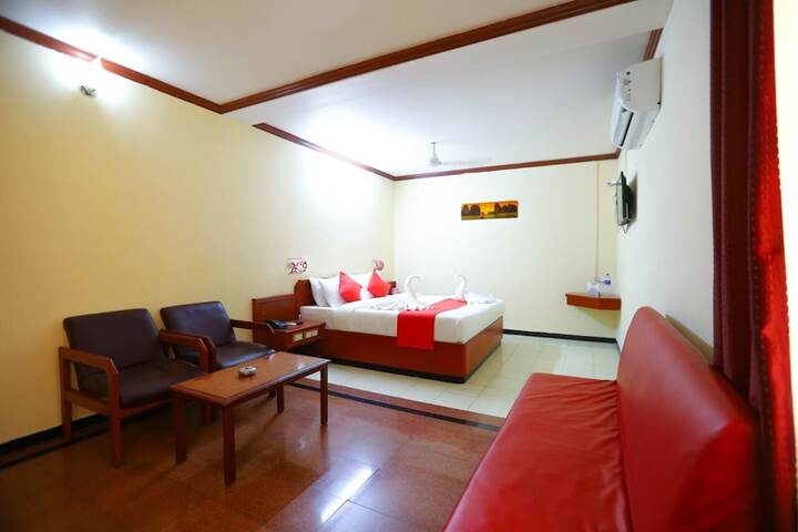 Room 12 of 16