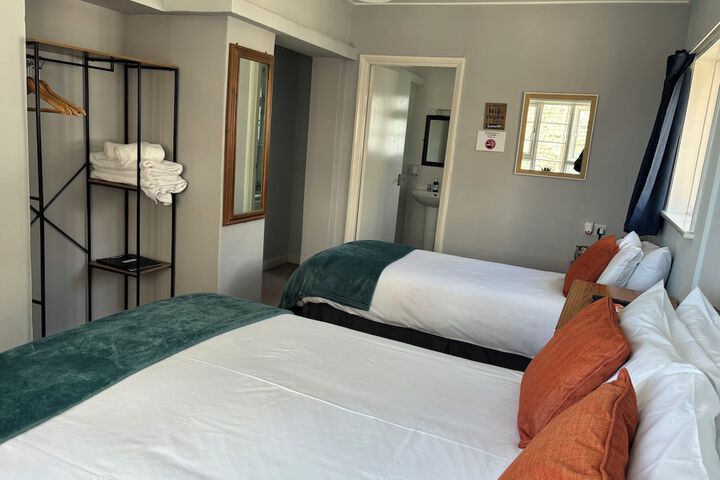 Room 5 of 40