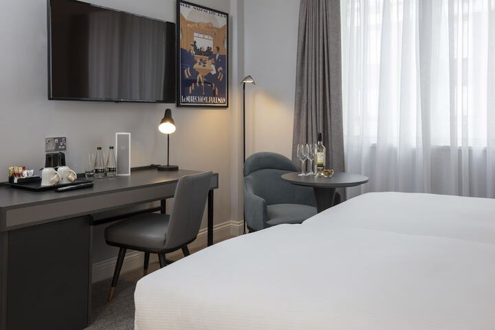 Room 8 of 54