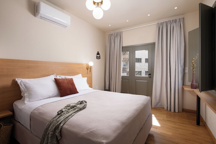 Room 42 of 86