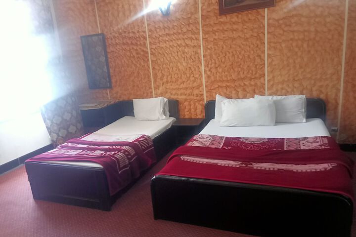 Room 7 of 18