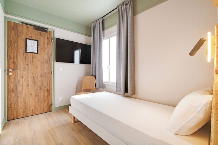 Room 8 of 21