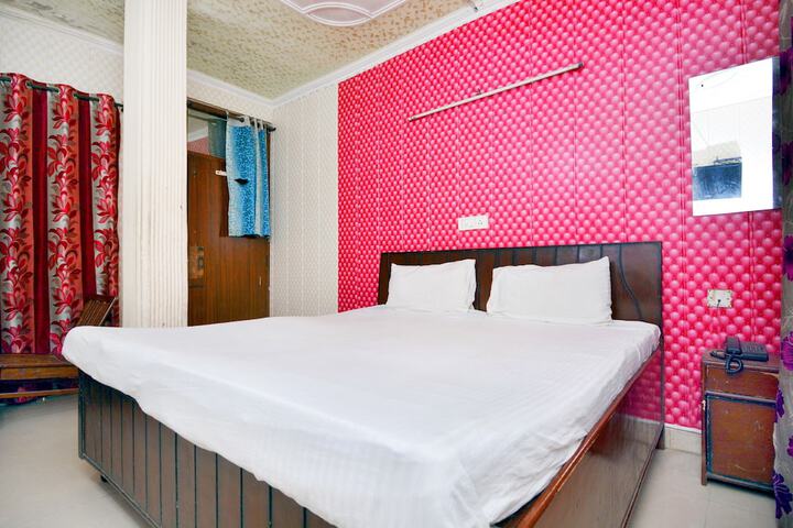 Room 10 of 26