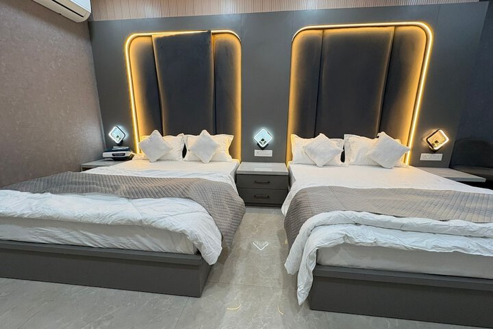 Room 6 of 11