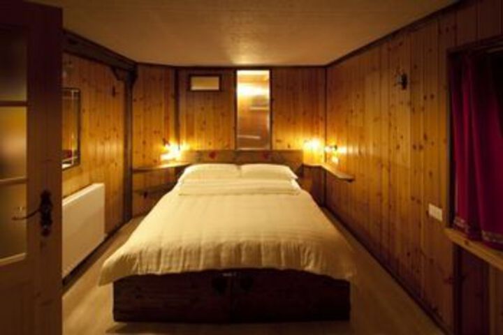Room 20 of 65