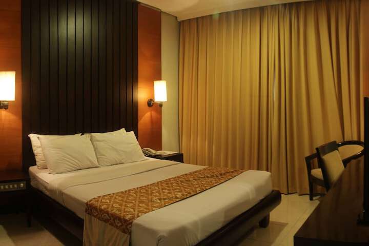 Room 3 of 44