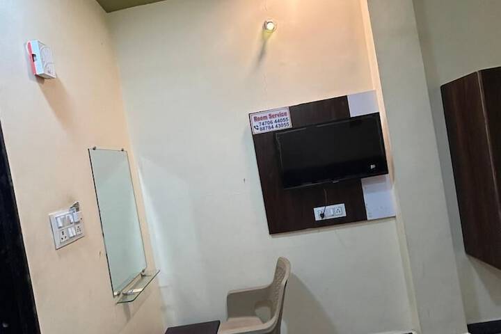 Room 2 of 24