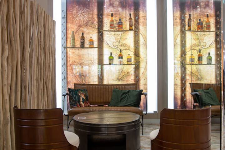 Lounge 89 of 209