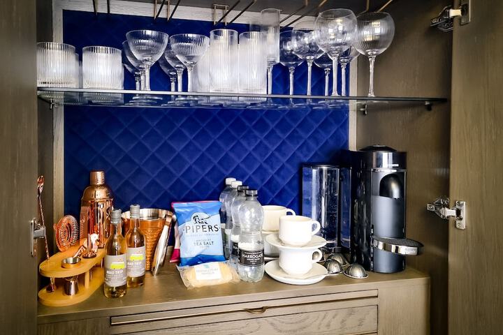 Breakfast/Coffee Service 25 of 48