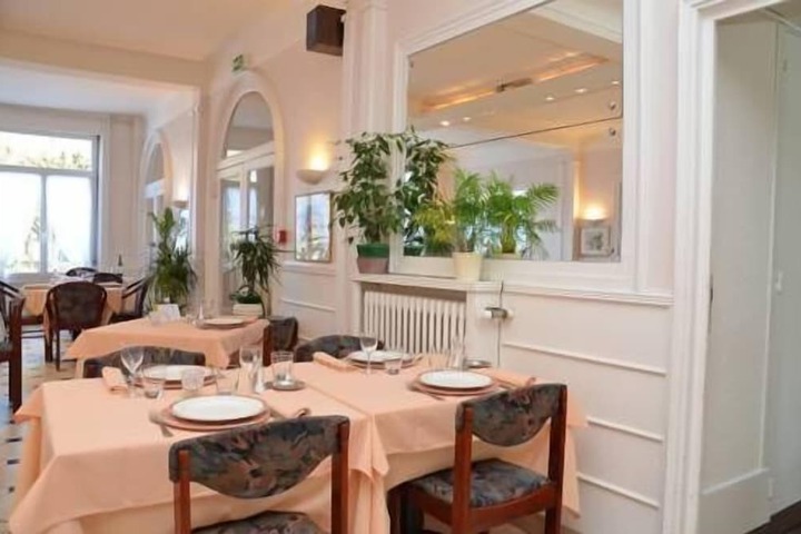 Dining Photos