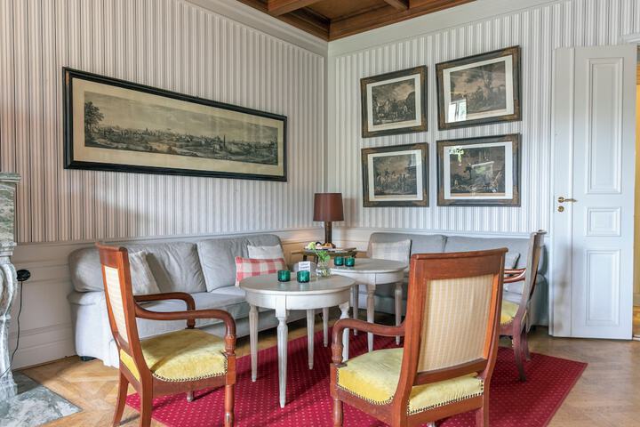 Room 10 of 51