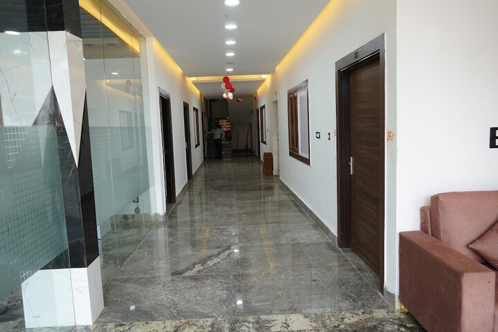 Hotel 11 of 13