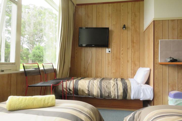 Room 13 of 31