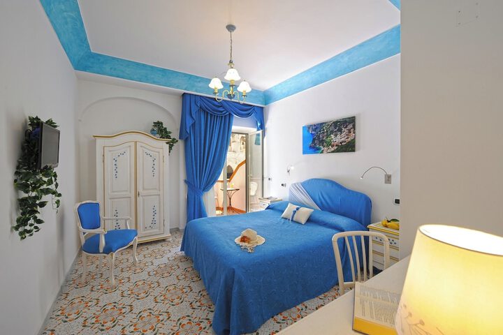 Room 8 of 17