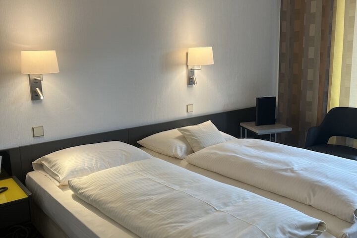 Room 14 of 43