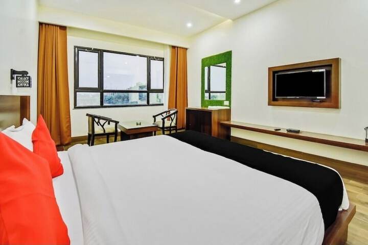 Room 14 of 25