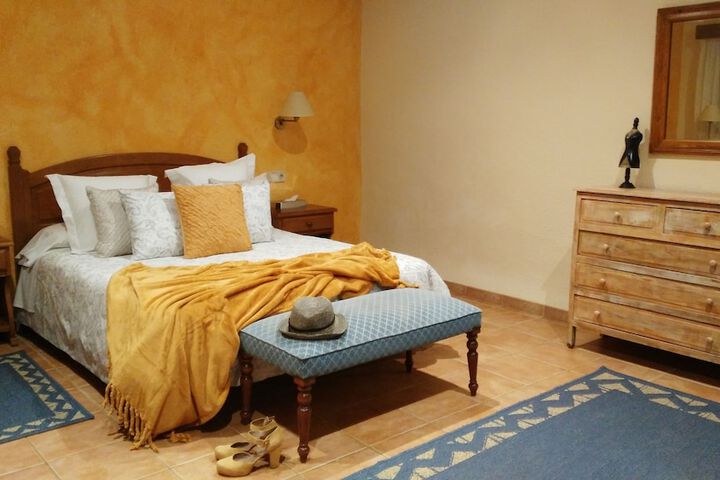 Room 2 of 50