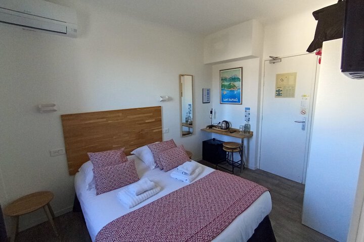 Room 13 of 52