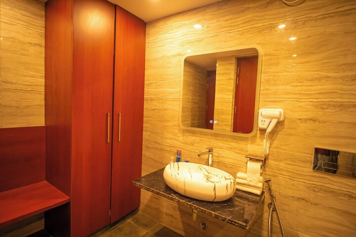 Room 20 of 63