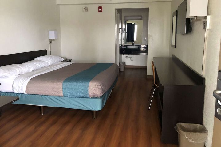 1 King Bed Mobility Hearing Accessible Room Roll in Shower (1 of 3)