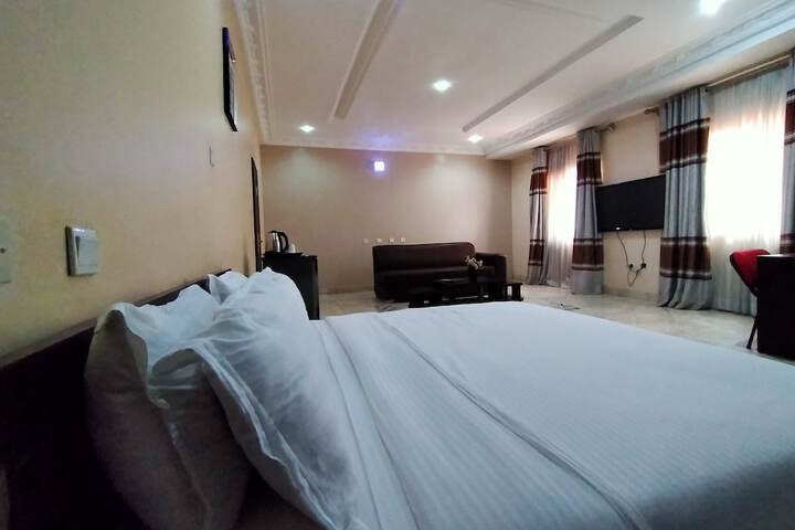 Room 15 of 38