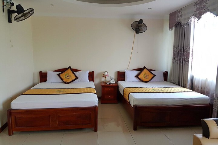 Room 9 of 37
