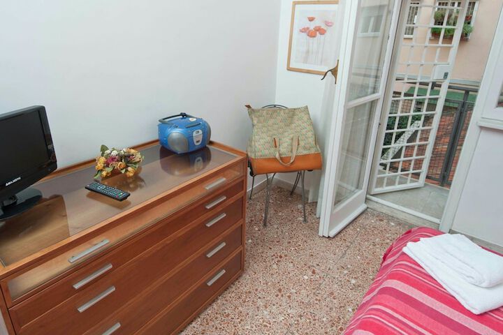 Room 28 of 47