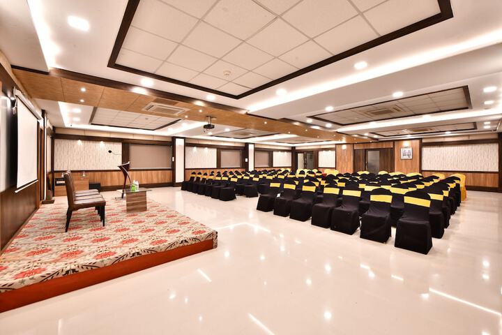 Ballroom/Hall 51 of 65