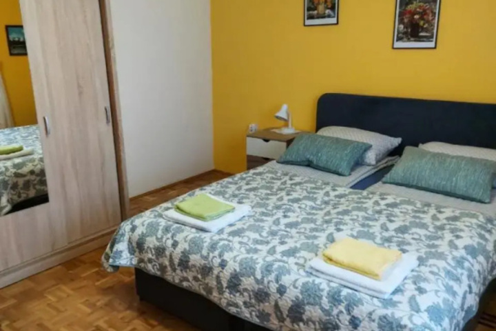 Room 3 of 12