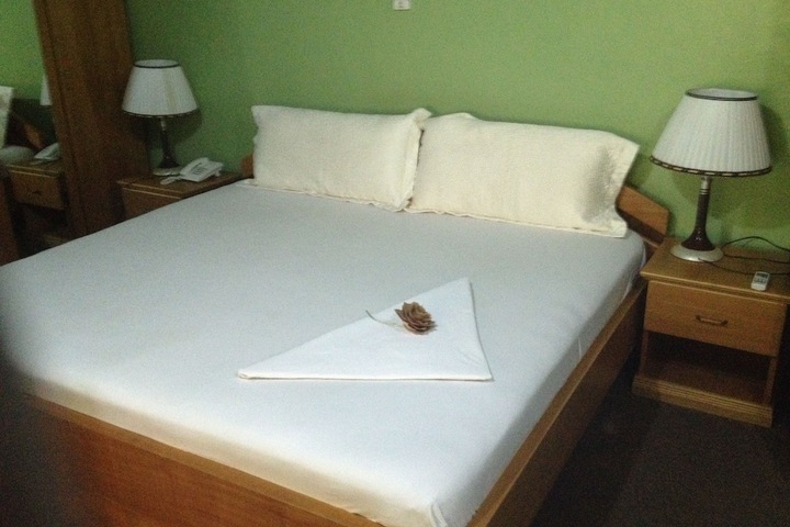Room 3 of 20