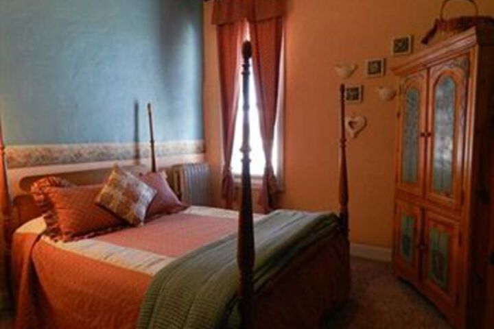 Room 28 of 77