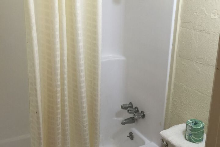 Room 10 of 11