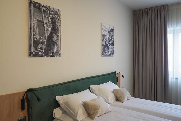 Room 13 of 74