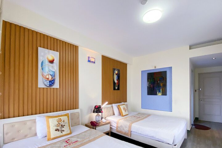 Room 11 of 22