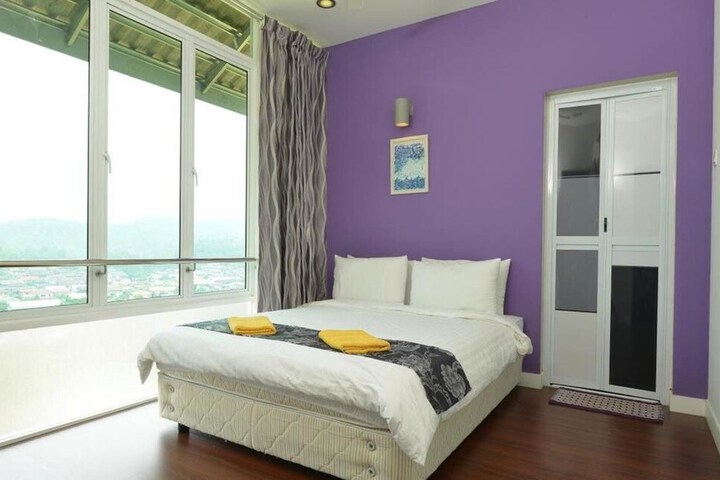 Room 3 of 21