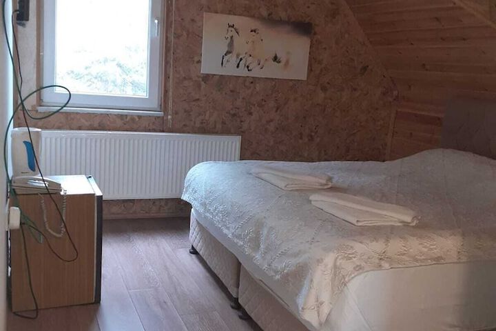 Room 17 of 40
