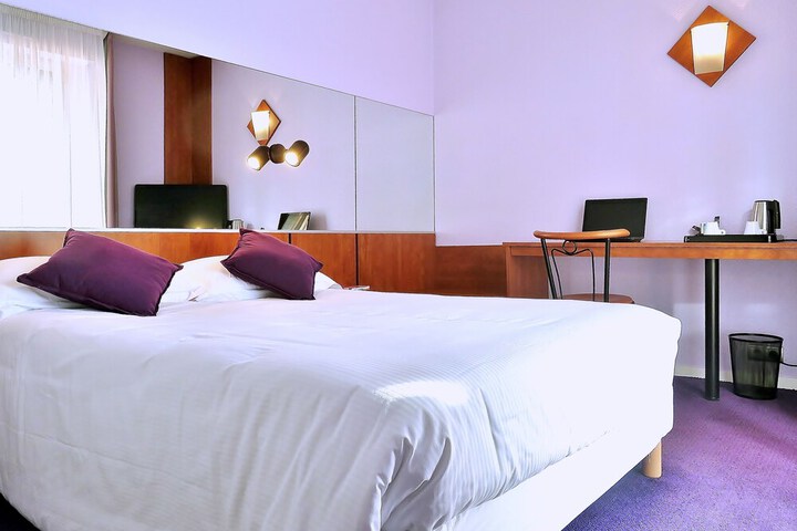 Room 7 of 23