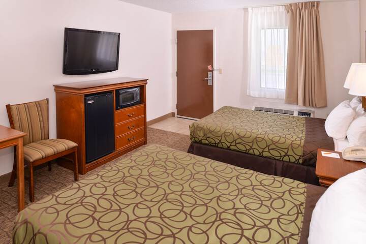 2 Double Beds (8 of 8)