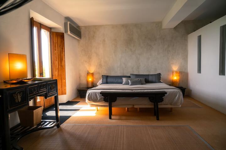 Room 9 of 76