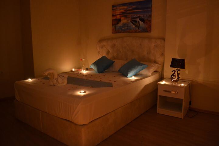 Room 12 of 28