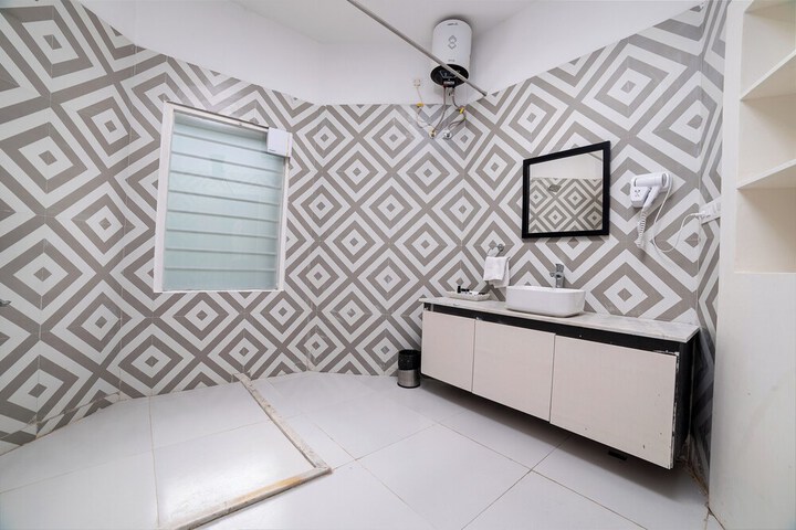 Room 38 of 74
